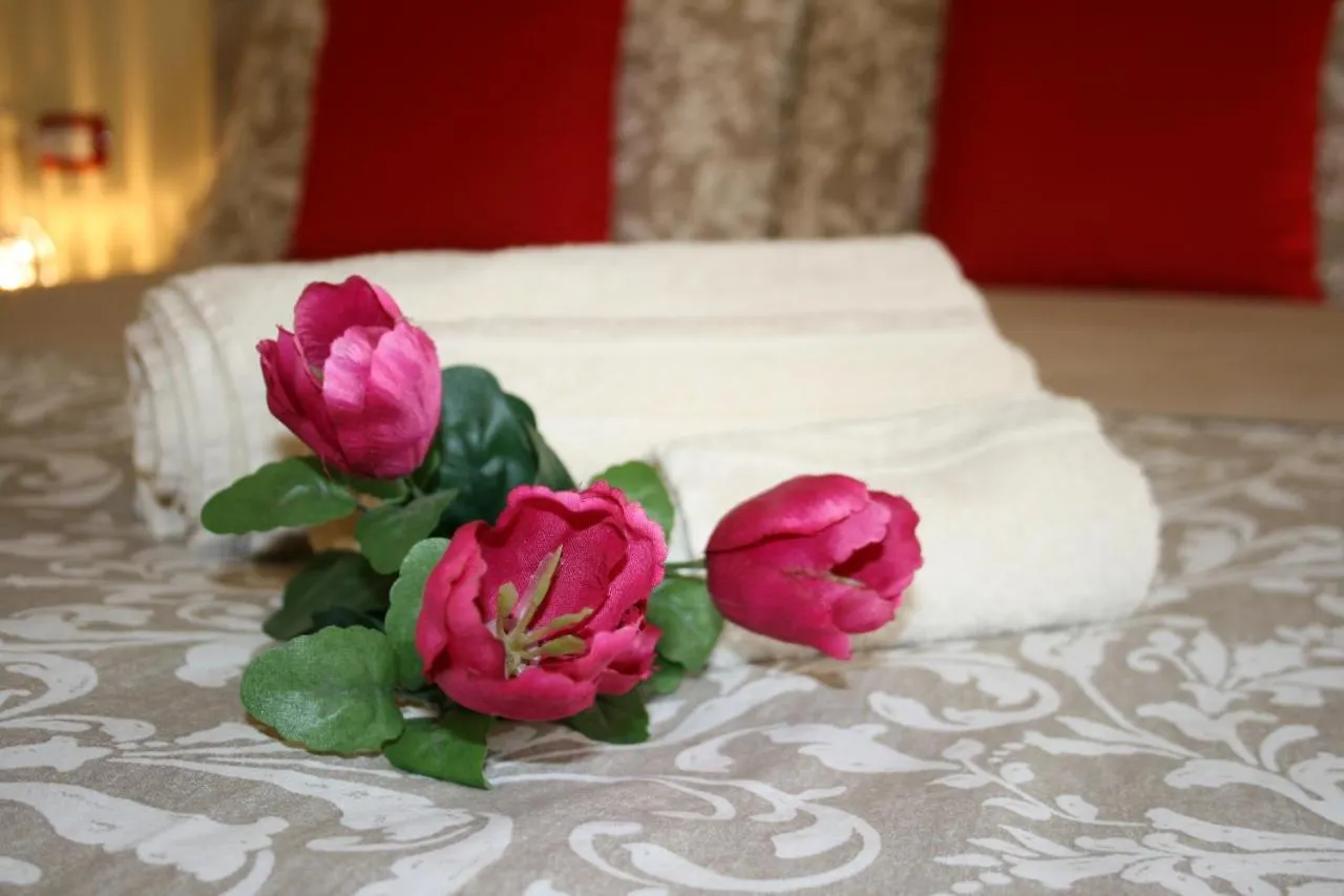 Le Margherite Cardano Al Campo Apartment