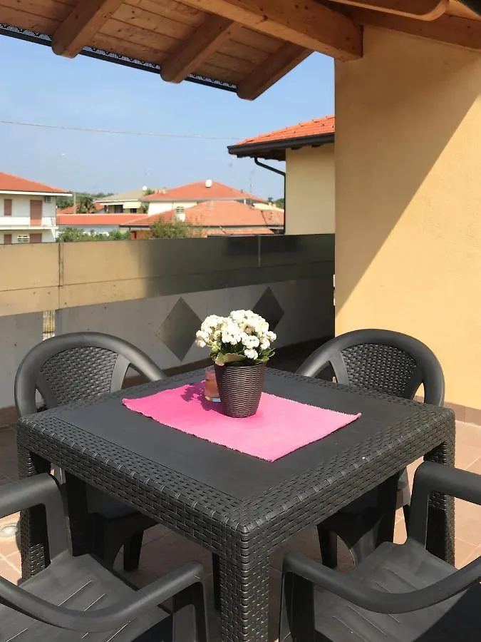 Apartment Le Margherite Cardano Al Campo Italy