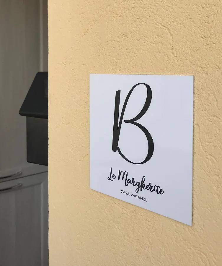 Le Margherite Cardano Al Campo Apartment